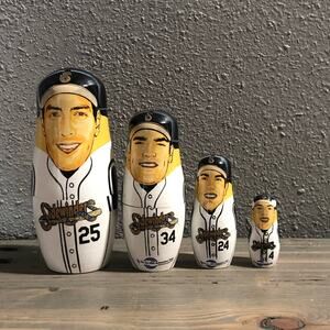 Sidewinders 25 34 24 4 wood nesting dolls Nesters brand complete set